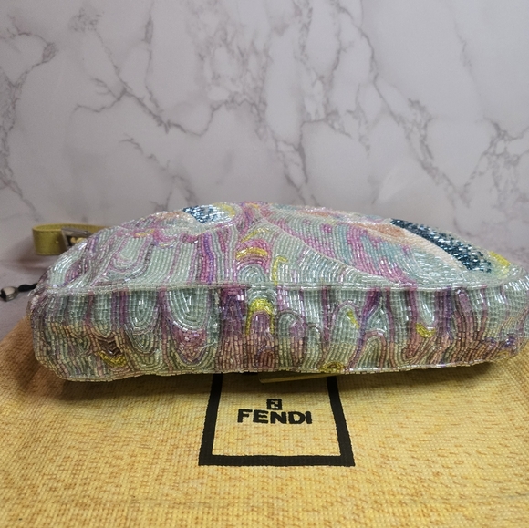 ๐ซ SOLD ๐ซ Fendi โจ๏ธ ULTRA RARE โจ๏ธ Beaded Crystal Baguette - Picture 9 of 13